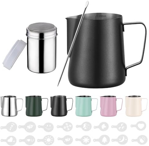 Zuquik 350ml Milchkännchen Edelstahl, Milchkanne Barista mit Messung Mark 12oz,Milchschaumkännchen mit Kakaostreuer, 16 Latte Art Schablonen & Pen für Cappuccino und Espresso, Nior