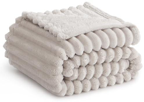 RUIKASI Fleece Throw Blanket for Sofa - Double Fluffy Beige Throws for Sofas Large, Soft Warm Blanket Throw for Couch, Luxury Decorative Ribbed Bed Blanket 150x200cm Twin