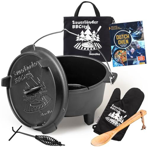 Skandika Dutch Oven der Sauerländer BBCrew 8 L | Gusseisen Topf mit Emaillierung inkl. Rezeptbuch, Deckelheber & Extras | Spülmaschinenfest | Mit Füßen | Feuertopf für Grillen, Camping