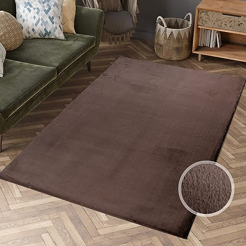 carpet city Hochflor Teppich Wohnzimmer - Einfarbig Dark Taupe - 80x150 cm - Super Soft Polyester, Samtig-Flauschiger Flor - Fell-Teppiche für Schlafzimmer, Esszimmer, Arbeitszimmer