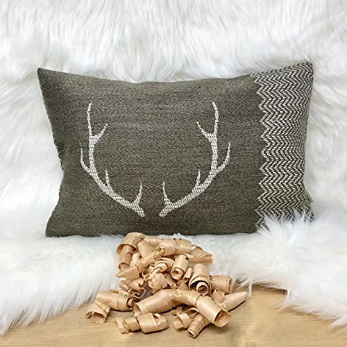 Gaidra Cuscino BENESSERE con fiocchi di cirmolo - jacquard in 100% cotone - 20 x 30 cm - qualitá artigianale dall' Alto Adige - stile tirolese - Corna Marrone Scuro