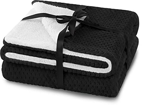 AmeliaHome Kuscheldecke 70x150 cm zarte Steppung Sherpa Lammfelloptik Wohndecke Shleepy Schwarz