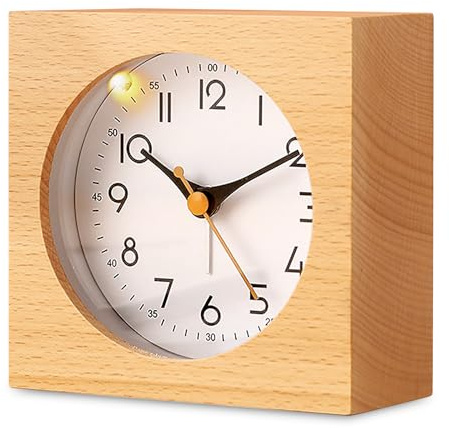 Porfoyo Träväckarklocka analog, väckarklocka utan tickande med snooze-funktion och nattlampa, retro bordsklocka, batteridriven för sovrum, hem, kök och resor, naturligt trä i ljusbrunt