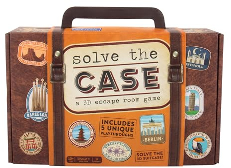 Fizz Creations Solve The Case Escape Room Game. L'expérience ultime de l'évasion emballée dans une valise portable. Comprend 5 jeux uniques. 1 joueur et plus. À partir de 12 ans. 1 heure de lecture.