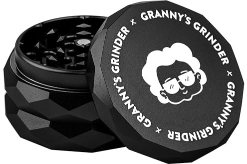 Granny's® Premium Aluminium Kräutermühle | messerscharfes Mahlwerk | ∅ 6,3 cm | 4-teilig mit Sieb zum Herausnehmen | inkl. Pollenschieber | Kräutermühle in Schwarz u. weiteren edlen Designs