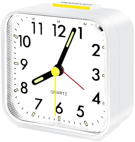 Gowkeey Wecker Analog Leise Ohne Ticken, Quarzwecker mit Lauter Alarm, Nachtlicht, Schlummerfunktion,Batteriebetrieben Tragbarer Wecker für Schlafzimmer Wohnbereich Büro Reisen (Weiß)