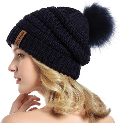 QUEENFUR Bonnet Ample en Tricot pour Femme avec Pompon en Fausse Fourrure, Doux et Chaud, Bleu Marine, Taille L