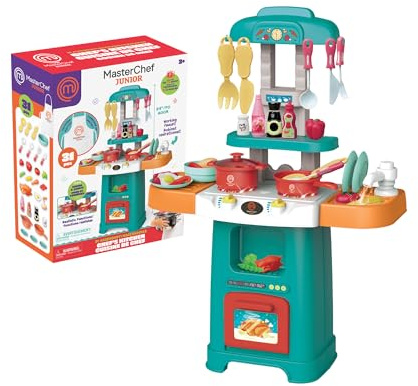 Masterchef Junior Play Kitchen - Cocina Compacta con 31 Accesorios, Luces y Sonidos Realistas, Incluye Alimentos de Fieltro y Delantal, Fácil Montaje, Funciona con 3 Pilas AA, Famosa (MTE01000)