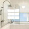 Jayseuw Mampara de ducha para bañera de 100 x 140 cm, 2 piezas, plegable, con cristal templado de seguridad de 6 mm, diseño de rayas blancas, con accesorio de bañera