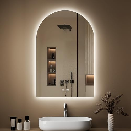 OUMUSU Badspiegel mit Beleuchtung Bogen 50x75 cm, Rahmenlos Badezimmerspiegel mit Beleuchtung, Gewölbter Bad Spiegel mit Licht, Beschlagfrei, Touch-Schalter, Dimmbar,3 Lichtfarbe Einstellbare