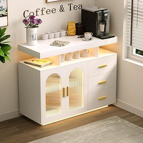 FREDEES küchenschrank Sideboard mit 3 Schubladen, Buffetschrank mit Auto-Sensor 20 Farbe Lichter Konsolentisch mit Ladestation, Touch Control Konsole Kaffee-Bar-Tisch für Küche, Esszimmer (weiß)