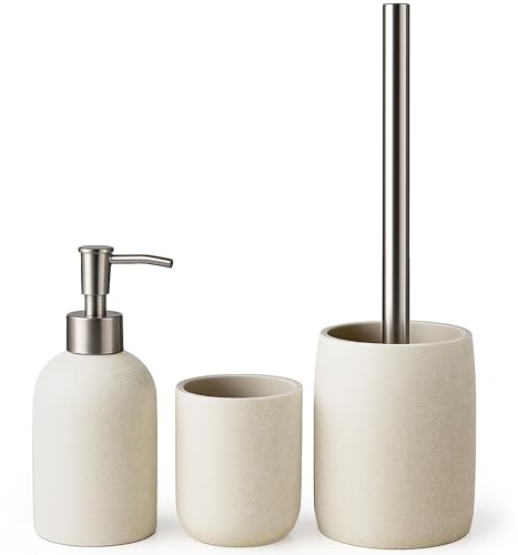 LARDECOR - Set de Baño Moderno de 3 Piezas, Accesorios de Resina | Dispensador de Jabón 300 ml + Vaso para Cepillos de Dientes + Escobilla de Inodoro, Juego de Aseo Diario, Libre de BPA (Beige Arena)
