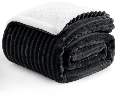 Aisbo Dicke Cord Sherpa Decke Schwarz - Warme Kuscheldecke Flauschig 150x200 cm XL Winter Plüsch Kuscheldecken als Sofadecke Couchdecke Überwurf Wohndecke