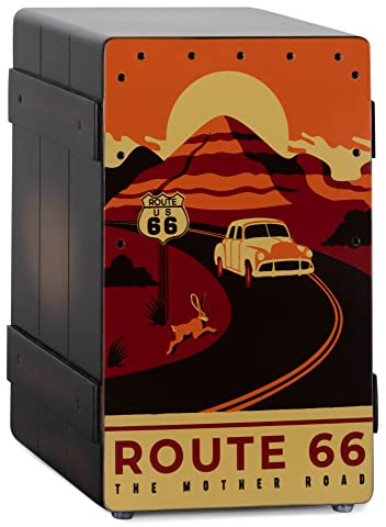 XDrum Design Series Cajon « Route 66 » - Cajon design avec impression vintage - Bass port intégré - Corps en HPL effet caisse à bananes - Teppich de caisse claire fixé en permanence