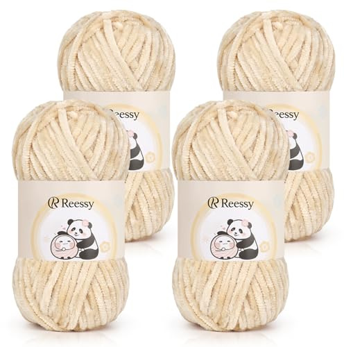 Reessy Chenille Yarn 400g, Super Soft Chunky Wool for Knitting-Off-Withe | Thick Velvet Chenille Wool for Knitting 100g balls, Chunky Crochet Yarn for Crochet Blanket, Amigurumi, Handbag, DIY Crafts