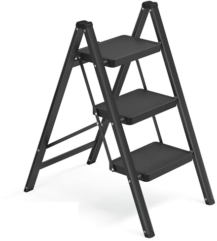 SONGMICS Escalera Plegable, Taburete Plegable de Acero, Escalera de 3 Peldaños, Carga hasta 150 kg, Fácil de Guardar, para Casa y Oficina, Negro, 73,5 x 43,4 x 85,5 cm GSL103BZ01