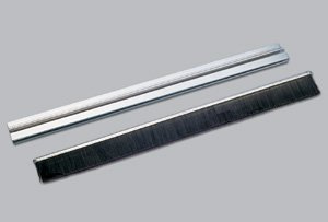 PARASPIFFERI PARAFREDDO SOTTOPORTA RIGIDO CON SPAZZOLA 1 mt IN PVC ADESIVO