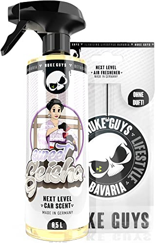 Nuke Guys Car Scent - Auto Duft Spray - 500ml Sweet Geisha Autoparfüm mit Sprühkopf - Praktischer Lufterfrischer für den Innenraum, angenehmer Autoduft + Anhänger