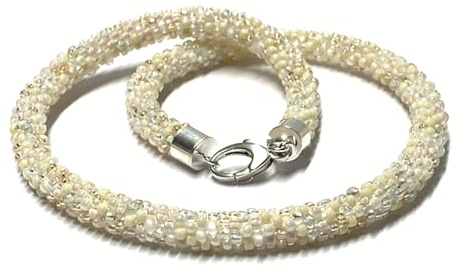 Halskette gehäkelt Glasperlen 925 Silber Schließe Handarbeit Unikatschmuck Häkelkette 41cm beige
