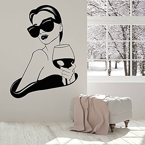 NSRJDSYT Mädchen Vinyl Wandtattoo Mädchen Mode Dame Mit Glas Wein Bar Zeichen Trinken Küche Wohnzimmer 78x57cm