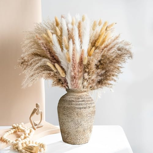 Ceramic Vase 22.5cm Tall Vintage Beige Farmhouse Shelf and Table Decor | Beige pottery vase, 9cm opening for dried pampas & flowers. Ideal for living room, bookshelf or mantelpiece. Rustic ornament.