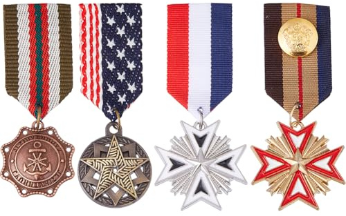 SUPERFINDINGS 4 st 4 stilar militära retro brittisk stil preppy hängmärken med hänge vintage militära medaljer för män och kvinnor