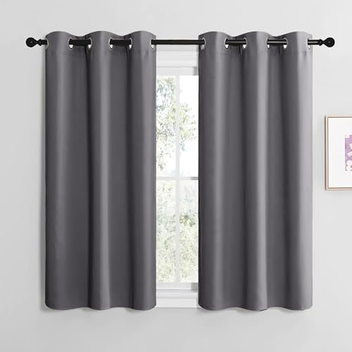 NICETOWN Rideaux et Draperies Occultant Thermique Court Petit Panneaux à Oeillets Decoration Chambre Maison Cuisine Interieurs, L107xH120cm, Gris Foncé, 2 Pièces