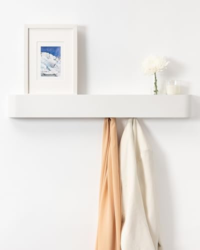 Kazai. Wandgarderobe 'Toke' | Moderne Design-Garderobe mit verdeckten Wandhaken | Garderobenpaneel aus furniertem Vollholz | Weiß