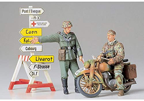 Tamiya 300035241 - 1:35 Diorama-Set Motorrad mit Wegweiser (2)