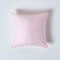 HOMESCAPES Damast Kissenbezug 40x40 cm rosa mit Satin-Streifen & Reißverschluss, 100% ägyptische Baumwolle, Fadendichte 330