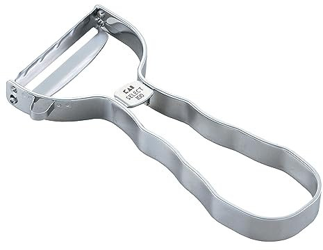 KAI Universalschäler - T-Schäler aus Edelstahl mit Klinge 5 cm / Griff 9 cm - Sparschäler Schäler für Gemüse Obst Kartoffelschäler Spargelschäler, Silber