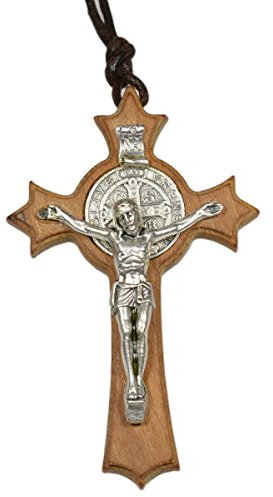 Junker Kirchenbedarf Crucifix Pendentif - Croix Saint Benoit en Bois d'olivier avec médaille St Benoit en métal argenté - Ht 7,3cm