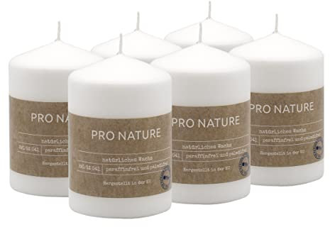 Müller Kerzen PRO NATURE Stumpenkerzen Gepresst - Weiß Stearin Kerzen - 6 Stück - 6,8 x 10 cm - Natürliche Wachs - Paraffin- und Palmölfrei - Unparfümierte - RAL Qualität