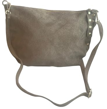 Borsa a tracolla in camoscio italiano con borchie sui lati Cinturino regolabile e intercambiabile Chiusura con cerniera Interno foderato con tasca integrata Tasca posteriore.