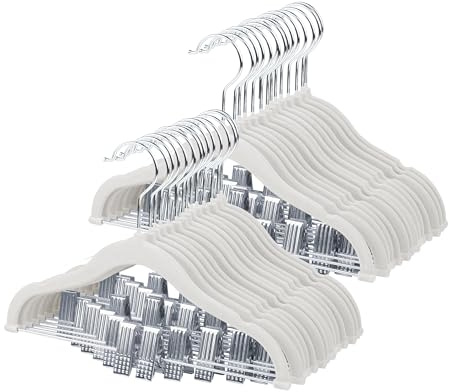 ManGotree Confezione da 28 grucce in velluto per bambini, con clip mobili, per pantaloni, cappotti, antiscivolo, lunghe 30 cm, salvaspazio, per vestiti dei bambini (bianco)