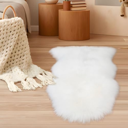 Fluffy Faux Sheepskin Rug - Faux Fur Rugs - 60 x 90cm Faux Sheepskin Throw Small Rugs, Washable Non Slip Soft Shaggy Area Rugs, White Fluffy Fur Rug for Bedroom Living Room Sofa Floor Decor (White)