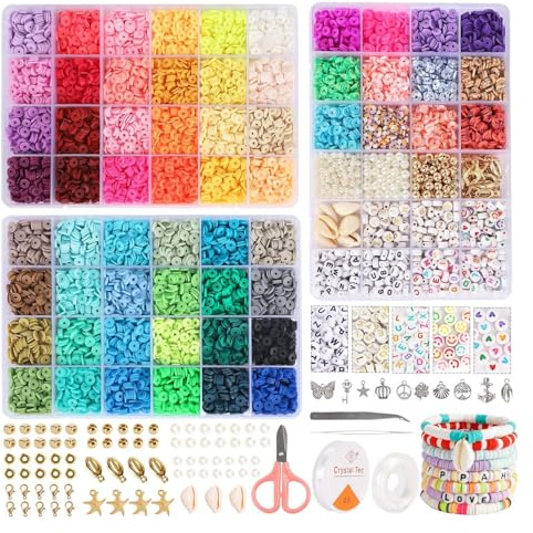 Qikuver Kit per la creazione di bracciali, 8230 perline in argilla, 60 colori, 3 scatole di perline per la creazione di gioielli, perline rotonde con lettere, cuori e motivi con ciondoli, braccialetti