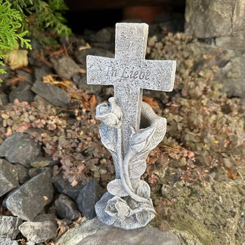 eberin · Friedhof Grabvase · Grabblumenvase in massiver Steinoptik fürs Grab · Blumenvase · Grabvase mit Rosenranke und Kreuz In Liebe · grau antik ·