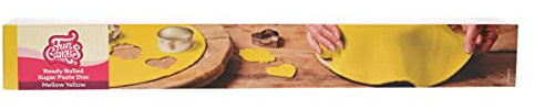 FunCakes Disco Pasta di Zucchero Stesa Mellow Yellow: delizioso sapore di vaniglia, già arrotolato, Halal, Kosher e Senza Glutine. Tondo 36 cm e spessore 3 mm. 430 gr.