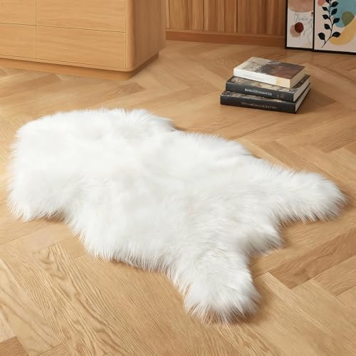 Fluffy Faux Sheepskin Rug - Faux Fur Rugs - 60x90cm Faux Sheepskin Throw Small Rugs, Washable Non Slip Soft Shaggy Area Rugs, White Fluffy Fur Rug for Bedroom Living Room Sofa Floor Decor (White)