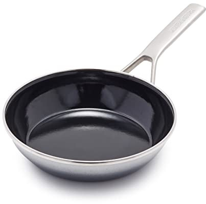 Merten & Storck Europäisch gefertigtes Kochgeschirr aus emailliertem Stahlkern, 20,3 cm Bratpfanne, Induktion, PFAS und PTFE-frei, spülmaschinenfest, ofen- und grillfest, wolkengrau