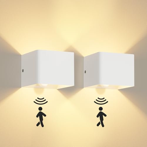 Kinamy Aplique Pared Interior con Sensor de Movimiento, Lampara Pared 5W Arriba y Abajo, 3000K Blanco Cálido para Dormitorio, Pasillo, Escaleras, Salon, 2 Piezas