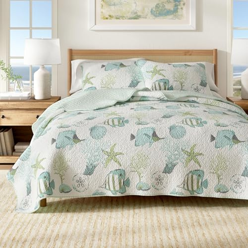 Great Bay Home Coastal Quilt Set - 3-Piece Full/Queen Size Nautical Bedding Set - Lightweight, All-Season, Reversible Bedspread (Fish & Coral)