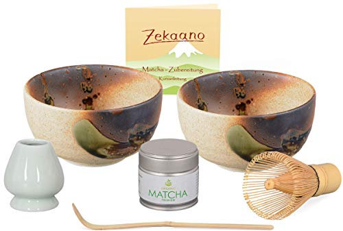 Das 6-teilige Set von Aricola besteht aus 2 original japanischen Matcha-Matchaschalen, traditionell beige/braun, einem handgefertigten Matcha-Löffel, hellgrünem Matcha-Besen und einem Bio-Matcha-Besen