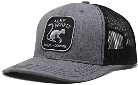 DRESSED IN MUSIC PLAY WITH ME Surf Monkey Gorra Tipo Trucker - Visera Curvada - Gorra Ajustable Snapback - Parche Bordado Diseño de 6 Paneles - Surfing The Basque Country
