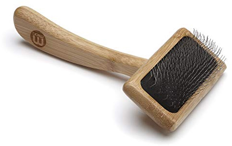 Mikki Cepillo Slicker de Bambú con Cerdas Suaves para Pelo Medio o Largo y Rizado, para Perros y Gatos, Fabricado con Bambú Sostenible, para Eliminar Enredos y Nudos del Pelo, Pequeño 60 g