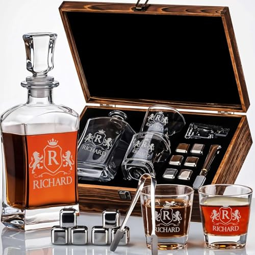 Carafe à whisky de qualité supérieure avec monogramme gravé – Carafe à liqueur de 652 g avec 2 verres à whisky, 6 pierres de refroidissement, pinces et coffret cadeau en bois – Cadeau personnalisé