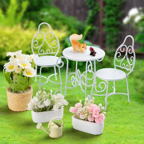 Minamzee 1:12 Juego De Mesa Y Sillas para Casa De Muñecas, 9 Piezas De Muebles Miniaturas De Metal para Exteriores, Accesorios De Jardín Estilo Hada con Jazmines, Margaritas, Ardilla Y Tetera