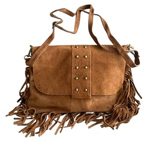 Sac à bandoulière avec franges et clous en daim italien. Bandoulière réglable et interchangeable. Fermeture éclair. Intérieur doublé avec poche intégrée., Camel, M