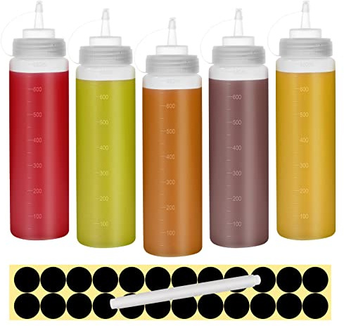 Happybase 645 ml klämflaskor med lock, 5-pack klämbara såsflaskor, plastdispenserare med mått för ketchup, grillning, såser, sirap, dressing (24 svarta etiketter, 1 penna)